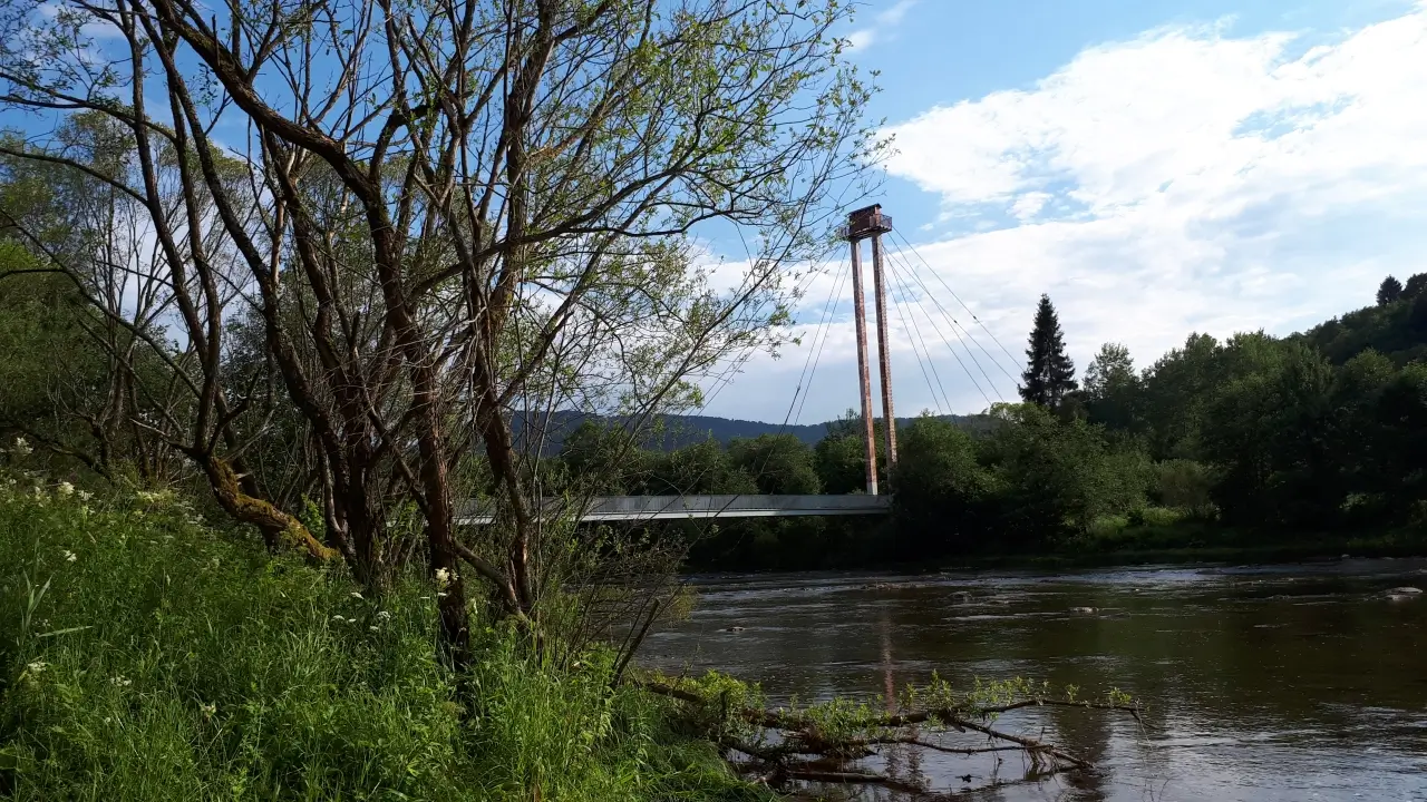 Most wiszący nad Sanem do stanicy DWERICZEK